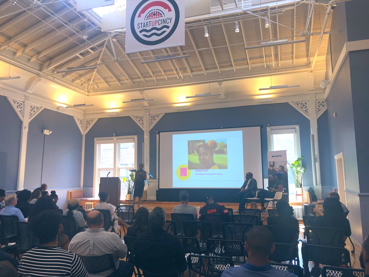 StartupCincy's tweet photo. Outstanding work to close out the pitches at @NewMEBootcamp! Congrats to @kweliTV, #ManetainBeauty, #PlayVision, @_pressedroots and #KCDCosmetics! #StartupCincy https://t.co/lLP8a5yWrp