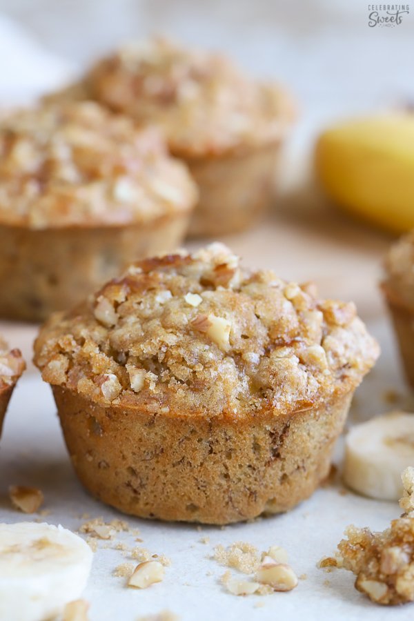 CelebrateSweets's tweet photo. (NEW) Brown Sugar Banana Nut Muffins! #muffins #bananabread https://t.co/eyQ1L1GC1Y https://t.co/T1jrrMyHke