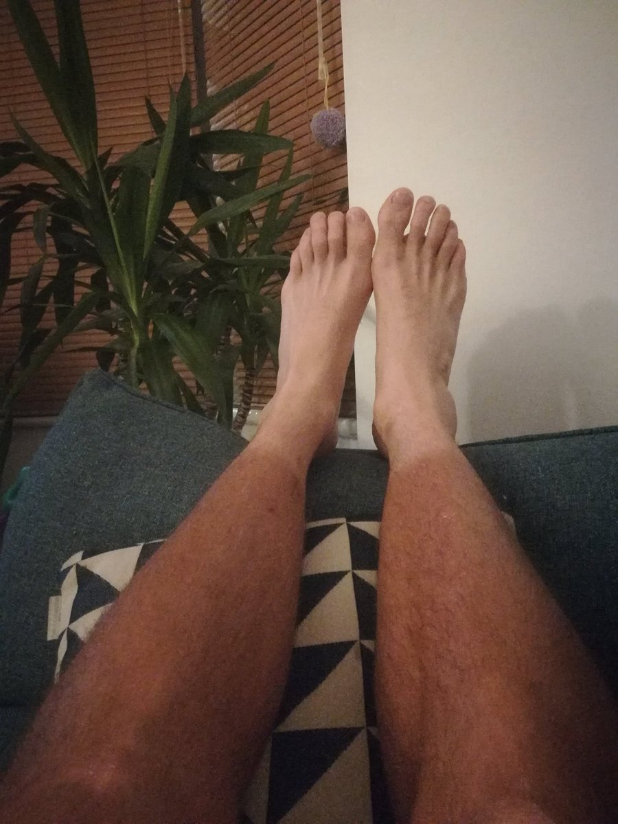 StuartVahid's tweet photo. My foot transplant has gone well #builderstan https://t.co/rG2EgmUQVQ