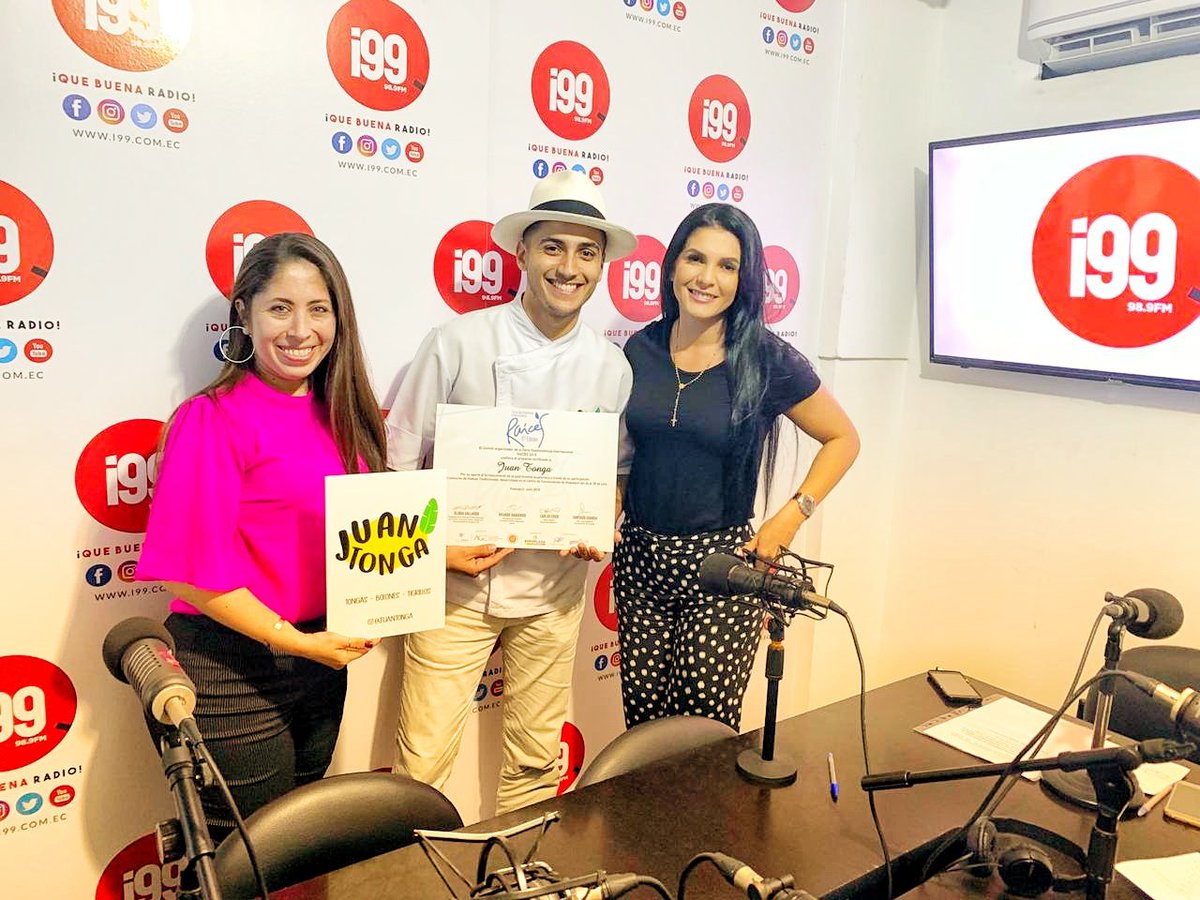 vivebien_ecu's tweet photo. En el programa de este #jueves la #tonga de @Juan Tonga llegó a tiempo !!
#programachat @radioi99 https://t.co/GGP8gvhgNT