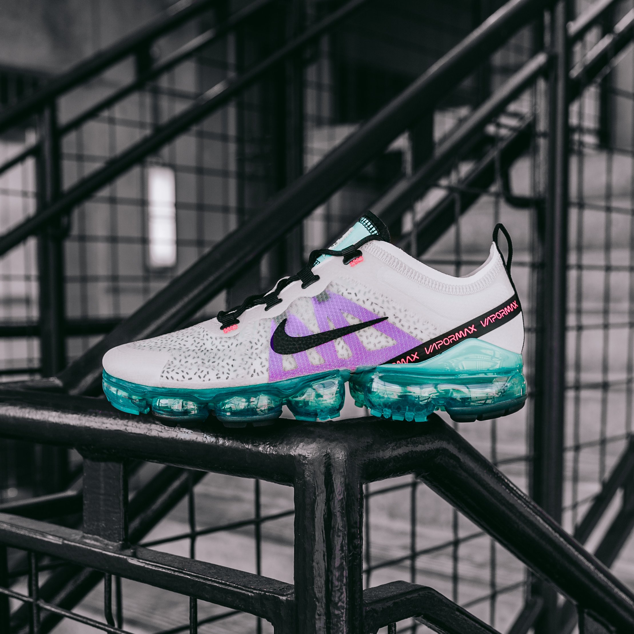 Kicks Lounge on Twitter: "The Nike Air Vapormax 2019 takes inspiration from a dragon fruit with this new colorway. A pure platinum translucent while the underlay sports a pattern to mimic