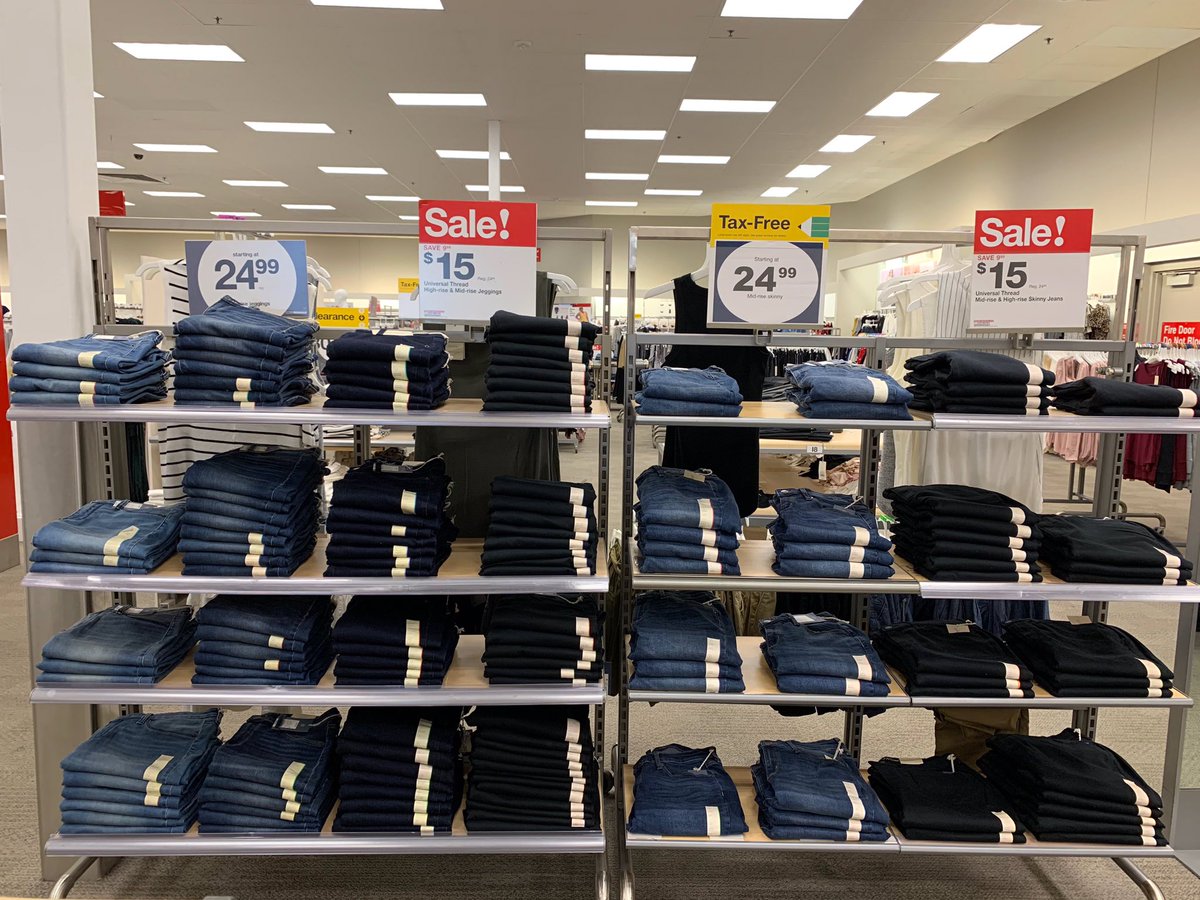 krishfner1's tweet photo. Ready in Lufkin for Back To School I’m Universal Threads! #TargetBTS2019
#UniversalThreads
#foldingstandards
#D304
@raecourtney2 
@johnp_sheehan https://t.co/slug6yb93K