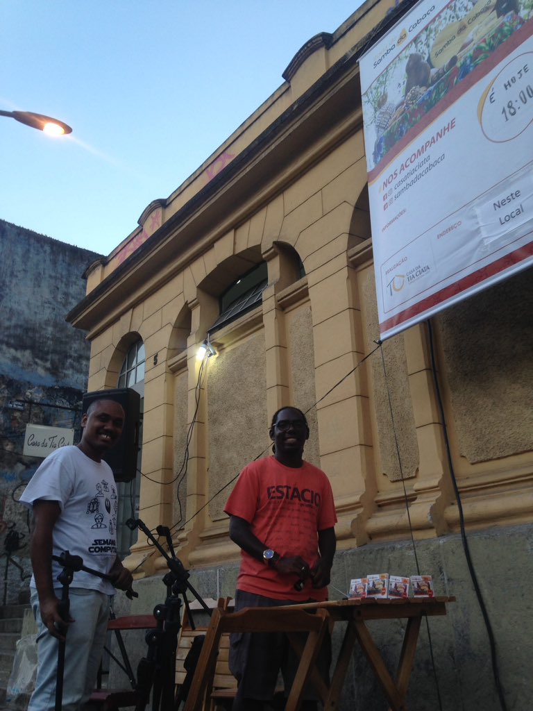 Englishguidein's tweet image. 🇧🇷Seguem as preparações para mania uma edição da Roda de Samba da Cabaça na (ORTC) Organização remanescentes de Tia Ciata.

🇬🇧follow the preparations for another edition of Samba da Cabaça at Tia Ciata's (ORTC) Remaining Organization.
#sambadacabaca #casatiaciata #englishguide