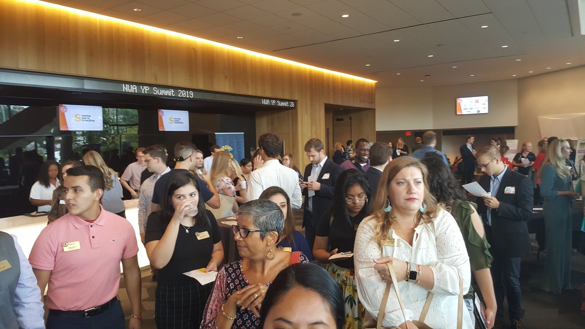 couturechic1's tweet photo. 2019 NWA Young Professionals Summit from this AM was a "wow" @walton_arts! All the right components...a DJ, dynamic young business professionals across diverse industries, relevant content + great speakers/panelists! #NWAYP #Influence #keynoteSpeaker #PersonalBranding https://t.co/KV9ys0C5iq