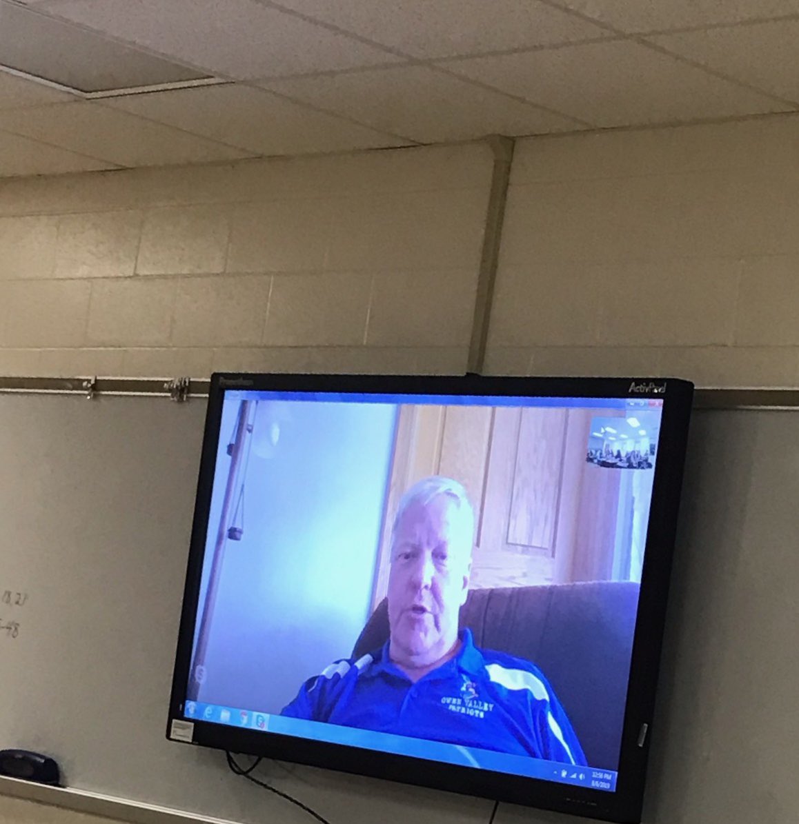 Samick_SOCS's tweet photo. Now this is what I call dedication!  OVHS teacher Arnold Hartman had unexpected surgery and was forced to miss the first week of school.  Rather than start the year off with a sub, Mr. Hartman held Calculus class via #Skype from his home! #socsowen https://t.co/PY349GUHxr
