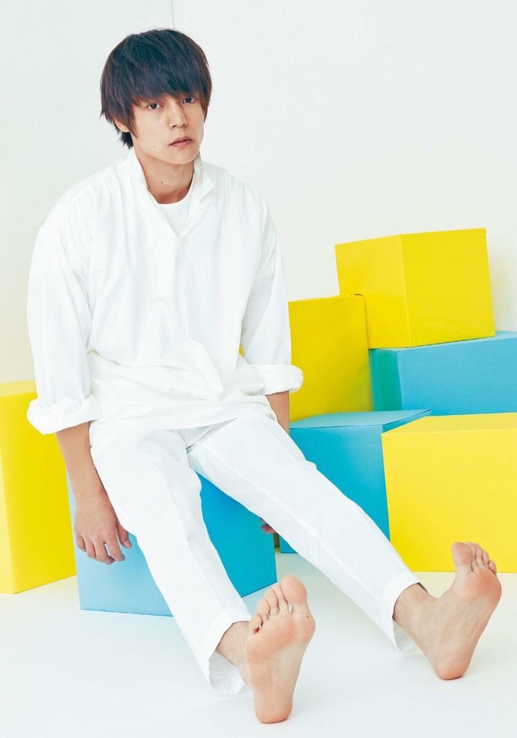 mikalovekubo's tweet photo. 足にホクロあったのしらなかった。、。 https://t.co/sWDWJuxGVO