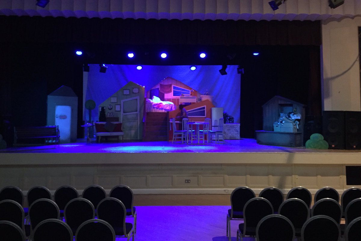 Mr Stink by <a href="/davidwalliams/">David Walliams HQ</a> has opened <a href="/WaterfrontSpt/">Waterfront Southport</a> and the first show was awesome! Catch the show tomorrow 2:30 or 7pm #WeWantStink <a href="/CHICKENSHED_UK/">CHICKENSHED</a> <a href="/BeacockMae/">Lucy-Mae Beacock</a> <a href="/bashleydriver/">Ash Driver 🏴󠁧󠁢󠁥󠁮󠁧󠁿🇦🇬</a> <a href="/bradstdavis/">Bradley Davis</a>