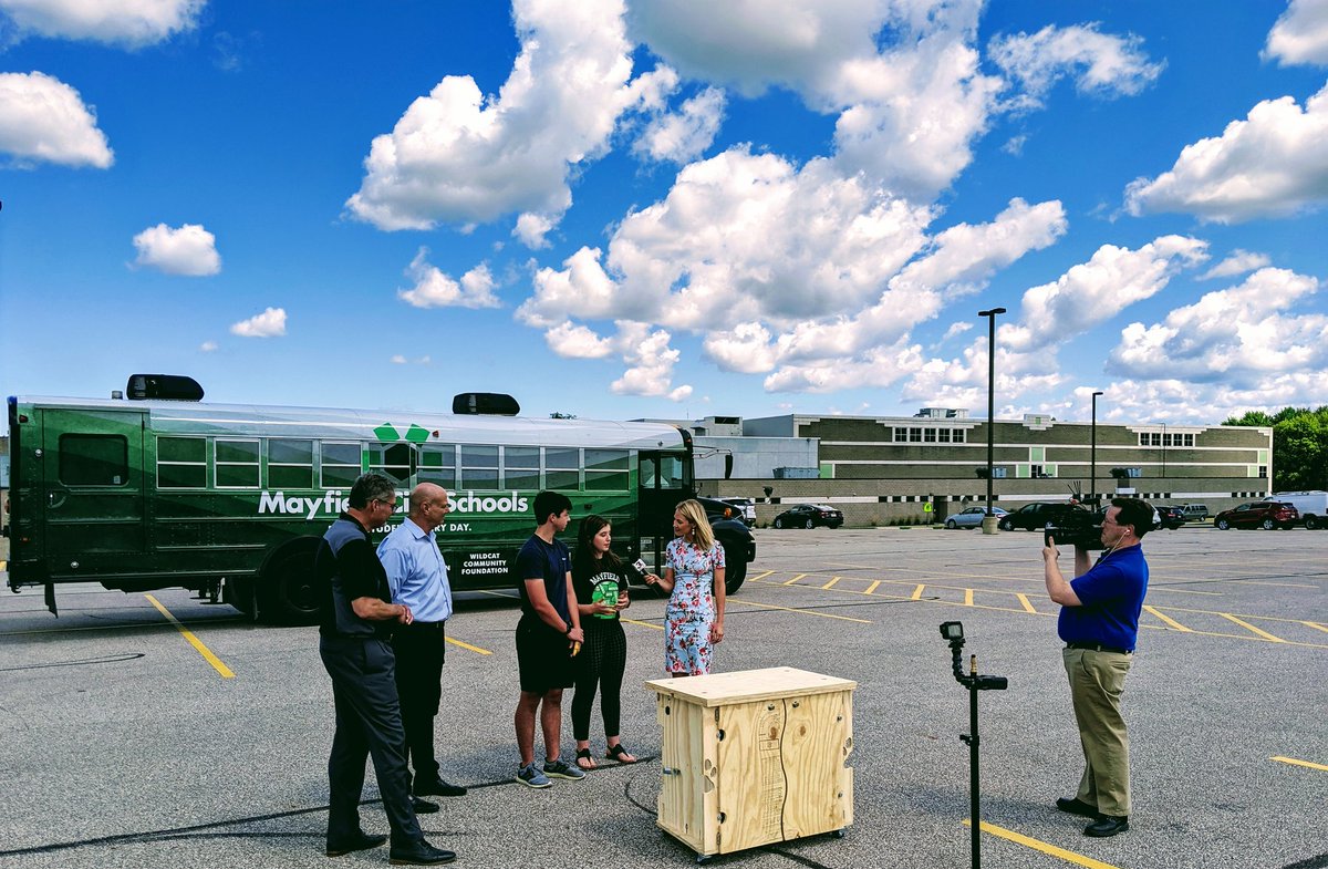 MHS_MrRice's tweet image. Mayfield students talking about the new Mobile Innovation Lab they helped design. In front is the prototype of the modules they designed + built to hold tools + lessons to fill the bus. Thanks to @wkyc for coming out to talk to us. Just wait &amp;amp; see what the bus is like when done.