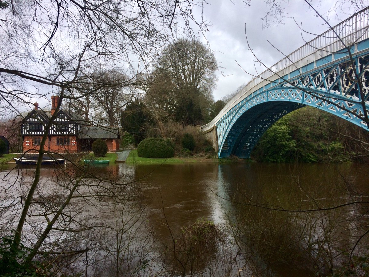 ChesterRegatta's tweet photo. @thehistoryguy Absolutely love the spectacular Iron Bridge a landmark over the River Dee at Aldford for #Chester #rowers & #walkers #grosvenorestate https://t.co/qGCSyGTphK