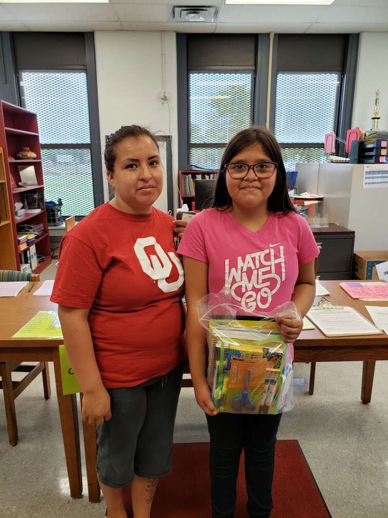 Staryellowfish's tweet photo. NASS gave out over 400 school supply kits to our Native American students in OKCPS this week! NASS is excited and committed to helping our students be ready for school! #ReadySetLearn #BelieveinOKCPS #NASSOkcps #IndianEd #StudentSupportOkcps https://t.co/D76qBhAG5D