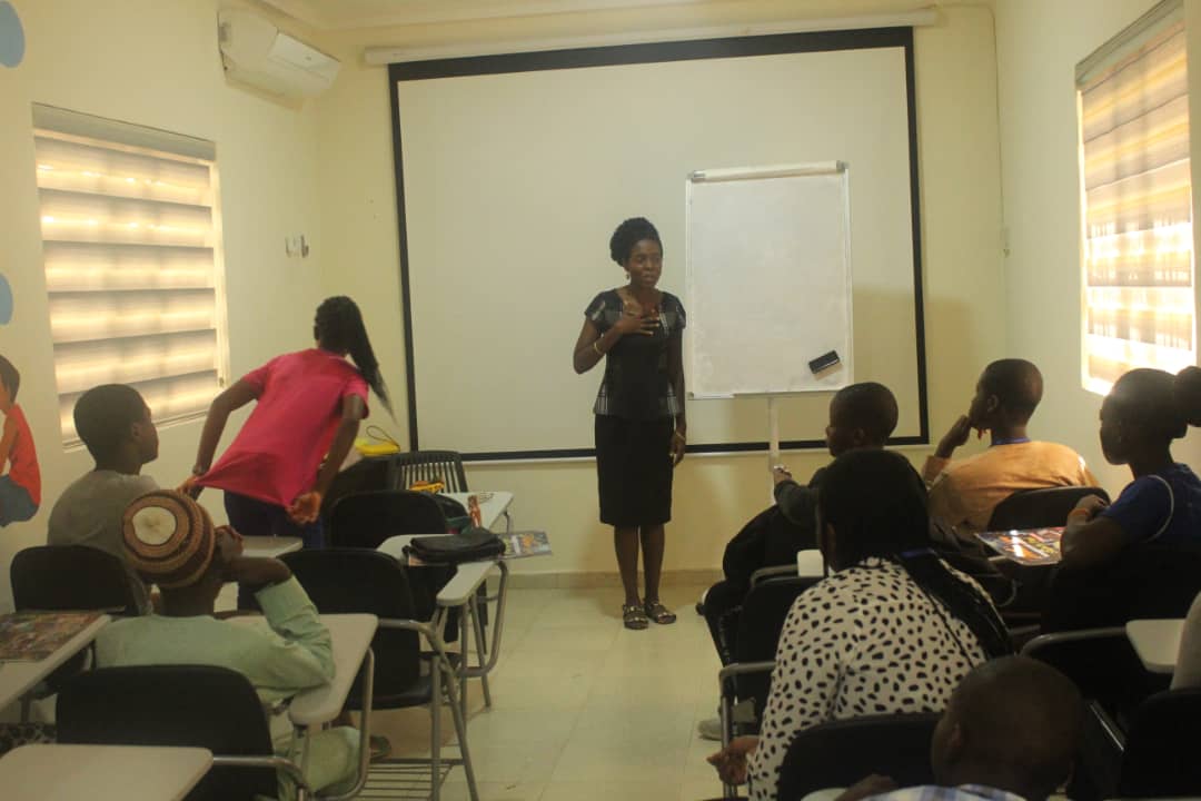 What's in an animated video without a captivating story? <a href="/chiomaawanidiru/">chioma awani diru</a>
 taking our teens through the basics of story-telling <a href="/TechsAcademy/">Techspecialist Academy</a> #animation class