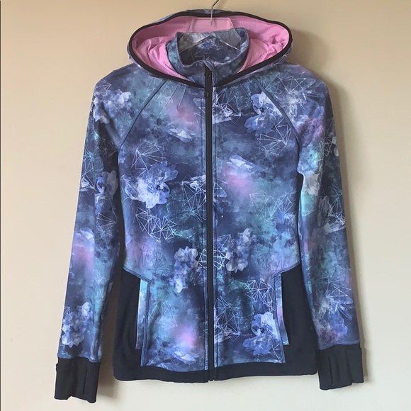 BonusBuys4Less's tweet photo. So good I had to share! Check out all the items I'm loving on @Poshmarkapp #poshmark #fashion #style #shopmycloset #lululemonathletica: https://t.co/CBtmJnZxqS https://t.co/VjCm4D5fSw