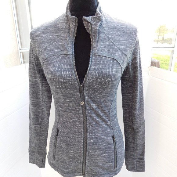 BonusBuys4Less's tweet photo. So good I had to share! Check out all the items I'm loving on @Poshmarkapp #poshmark #fashion #style #shopmycloset #lululemonathletica: https://t.co/CBtmJnZxqS https://t.co/VjCm4D5fSw