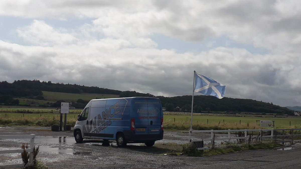 AdvanceCouriers's tweet photo. The working week has finished for most but having already clocked up 24,323miles and 3,125km on our fleet since monday morning our week hasn't finished yet. 
#StillAvailable
#StillHelping
Still solving those problems
#advancecouriers
01905 356123 https://t.co/hMi87Zcl6j
