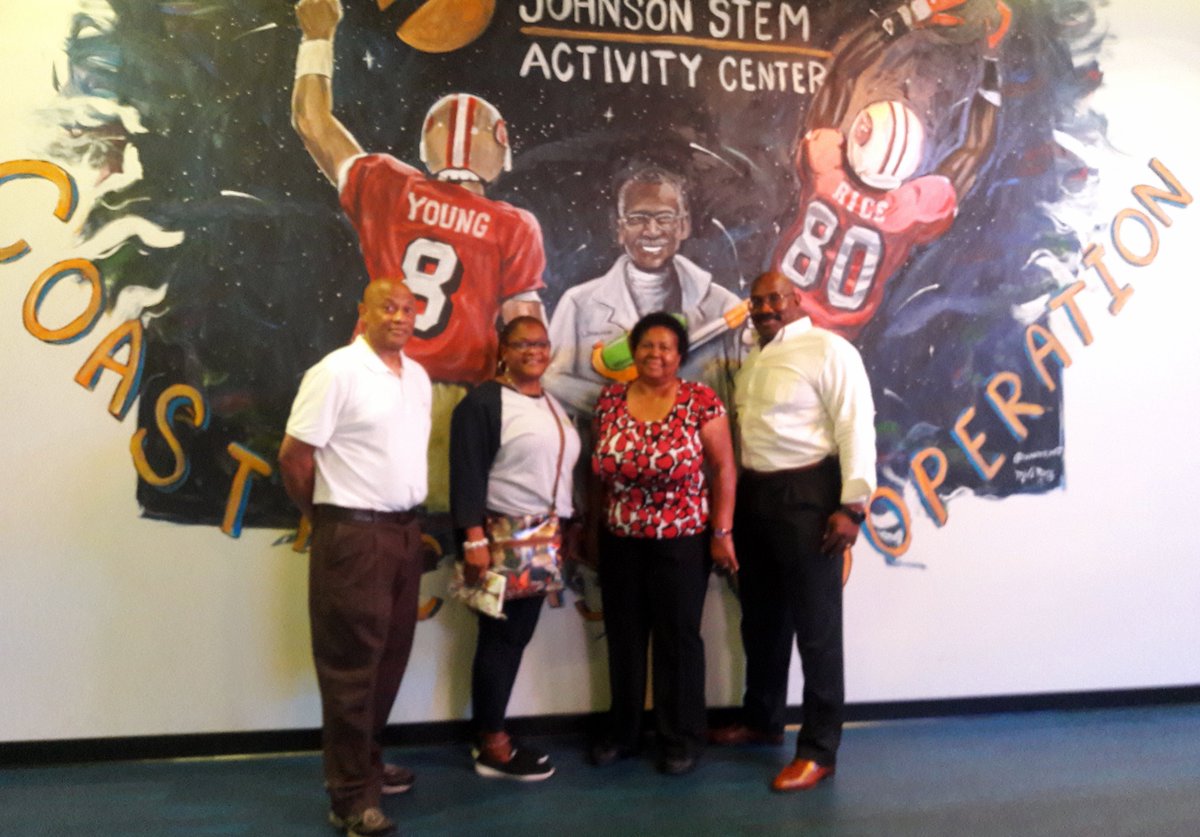 SDIAeduc's tweet photo. Terrence Ramsey and Kiesha Howell-El of @DeKalbRPCA with Ella Davis and Stewart Scott of @SDIAeduc tour the #JohnsonSTEMActivityCenter as part of starting a #FIRSTLEGOLeague at Hamilton Recreation Center. #SouthDeKalbGA #CommunityInvolvement https://t.co/XbKFJQDX0f