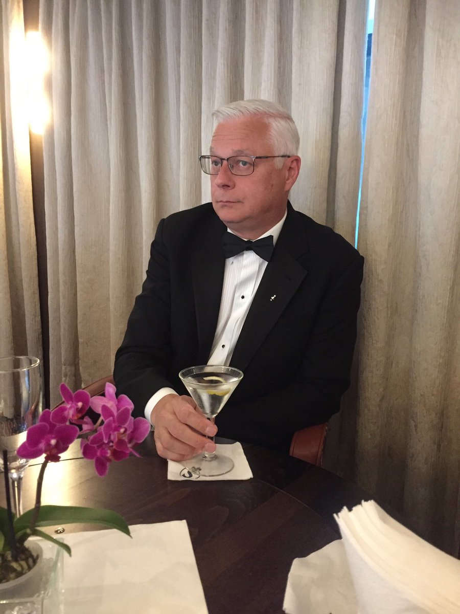 yvrairport's tweet photo. YVR CEO Craig Richmond celebrates #FindingRyan with an @AviationGin martini. https://t.co/vEf5SLVpD3