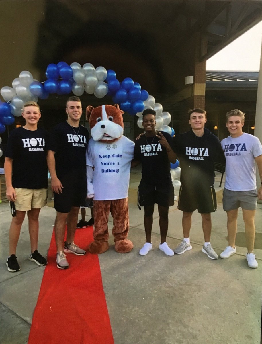 Shout out to Hoya baseball for helping with this morning’s car line at Bullard Elementary! #hoyasgiveback