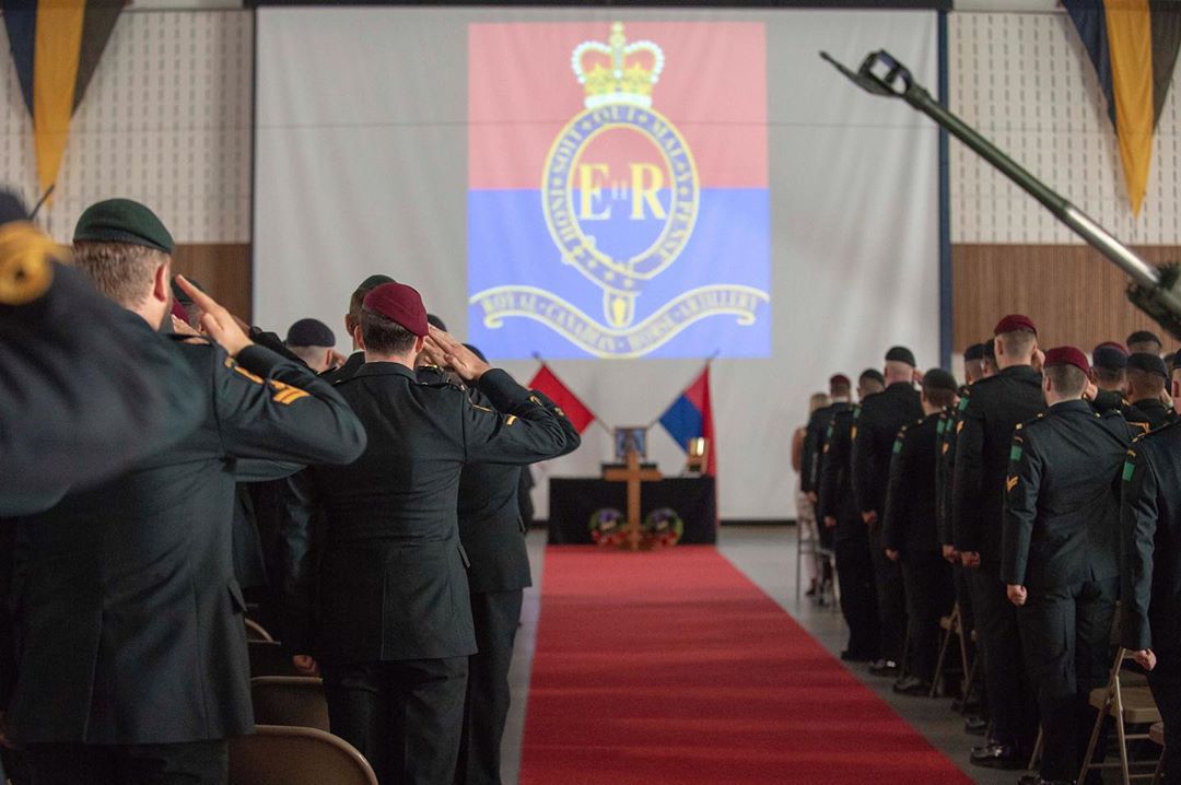 CanMNews's tweet photo. RT @2cmbg:
...
"#2RCHA held a memorial service of Bdr Patrick Labrie today at @GarrisonPet . Bdr Labrie was killed in a parachute accident on 17 June during Ex SWIFT RESPONSE in Bulgaria. He was laid to rest 8 July at Beechwood Cemetery surrounded by his family and close friends. https://t.co/1od9iLS9PO