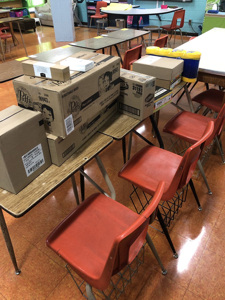 jennwin216's tweet photo. So thankful for awesome parents who order classroom supplies from @amazon to make this teacher’s day! WOW!! @KnightsSms #ccsdtn https://t.co/050gAzC6ID