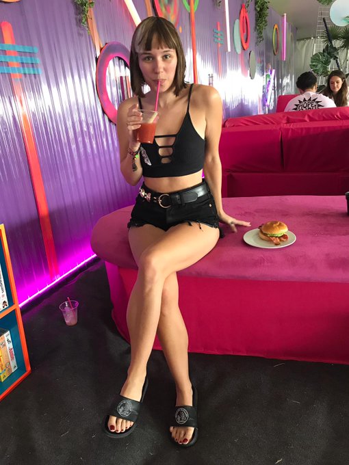 Knee deep in festival guys 🏕️ Amazing so far despite the weather. Come say hi if you see me please! 💫✨ Back<a href="/tag/cruelladevil"class="tags"><span>#cruelladevil</span></a>