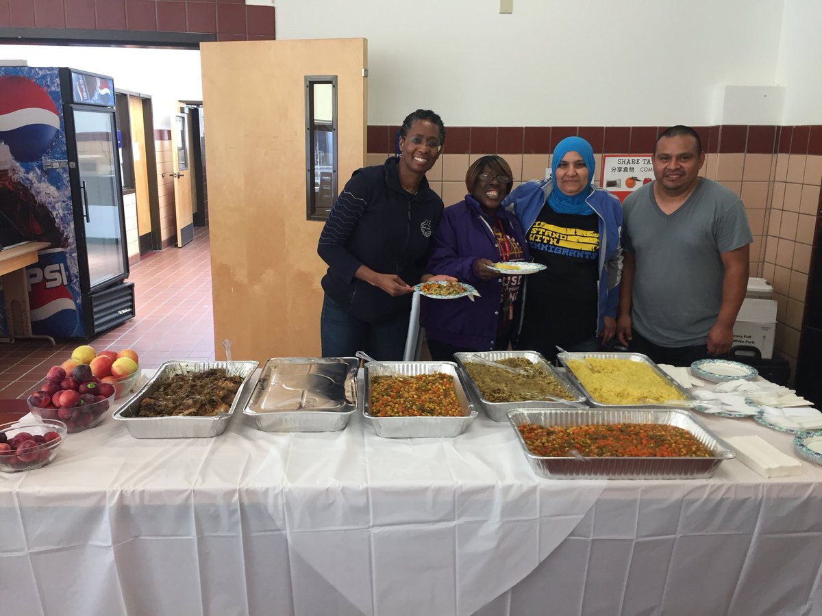 SFUSDBeWell's tweet photo. Chef Mama Lamees, a graduate of @lacocinasf , prepared a healthy Palestinian feast for lunch. Build healthy communities in and around your school by building power with small, women-run businesses! #SFUSDBeWell #EatWell #SupportWell https://t.co/kqz11UiFYx