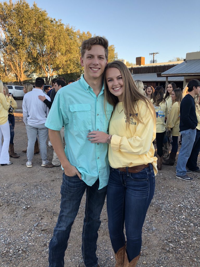 alliemeadee's tweet photo. happy birthday to my favorite guy!!! so thankful for you and all that you do! you make me the happiest girl💓 hope 19 is the best year🎉😚🤟🏼 https://t.co/N0tCk6q6DE