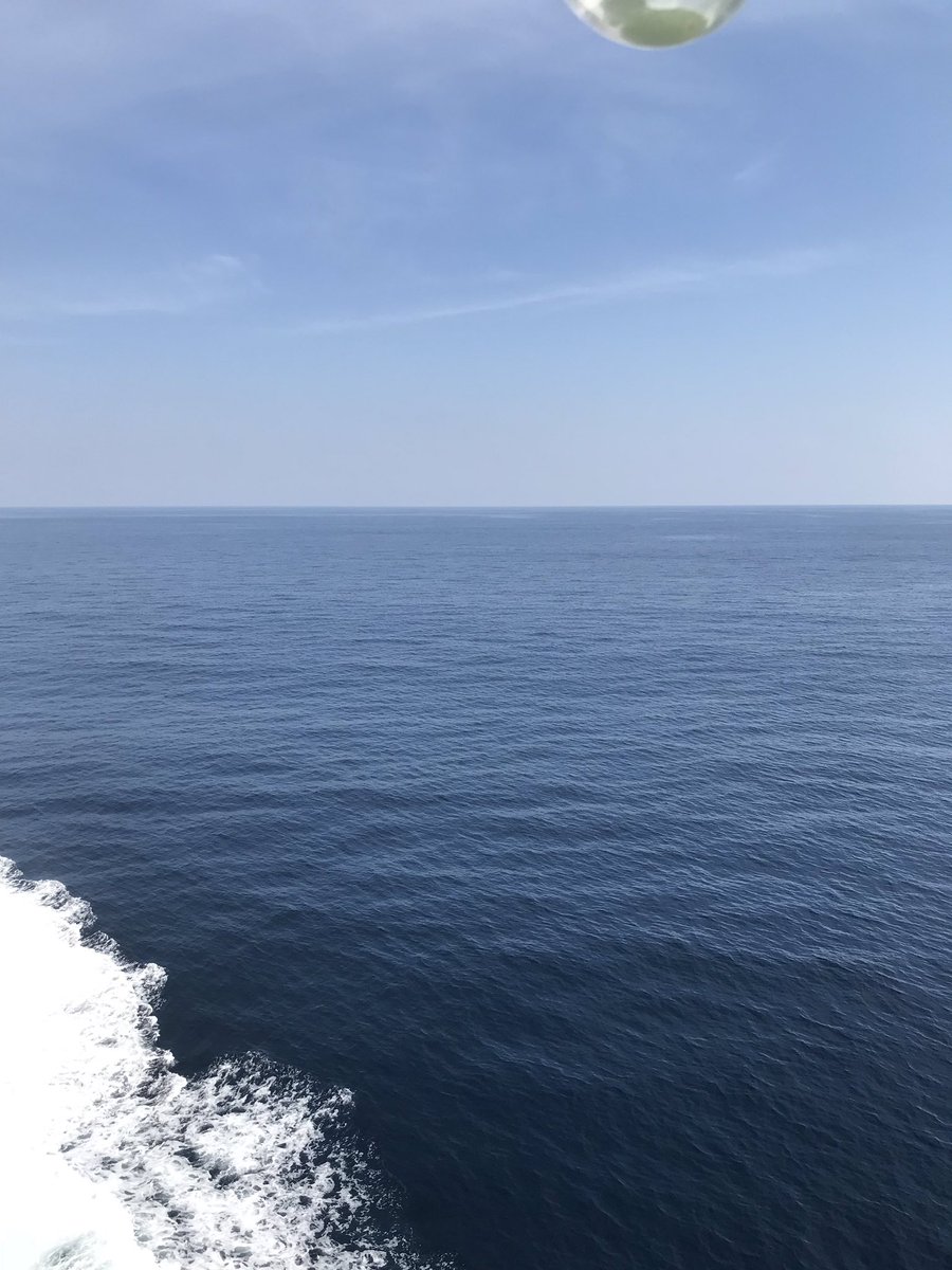 お盆前半は中学の同級生と男3人で島根の隠岐の島へ！
やっぱ島は最高だね👍
3人の共通点はお盆しょっぱなに男旅を予定しても快く送り出してくれる懐の深い嫁さんがいるところ✨
お土産買って帰るね♪