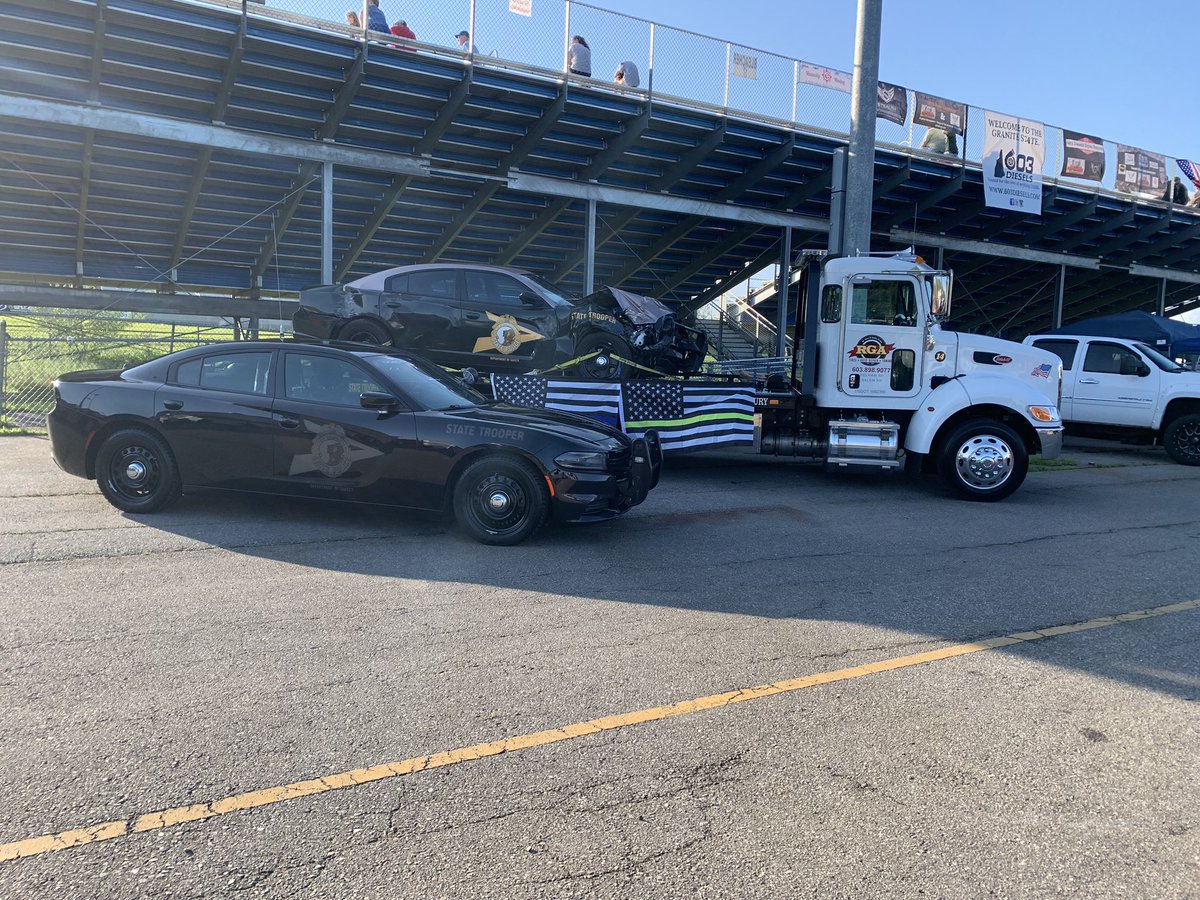 NH_StatePolice's tweet photo. The New Hampshire State Police partnered with RGA Tire &amp; Auto Repair at the New England Dragway, which was hosting "603 Diesels Show &amp; Shine", to raise awareness for the "Move Over Law." Remember to #moveover when you see blue, red, or amber flashing lights. #NHSP #MoveOverNH https://t.co/8cpTPVFnfP