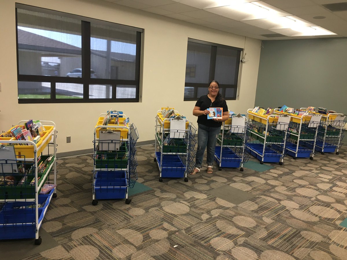 GarzaLions_BCSD's tweet photo. The Garza Bookmobiles are ready to go📚!!  High interest  books with AR labels for every child 🙋🏻‍♀️🙋🏻‍♂️😁🦁.  #teamBCSD #RamonGarza @garzalibrary https://t.co/Z5hOBNUcoh