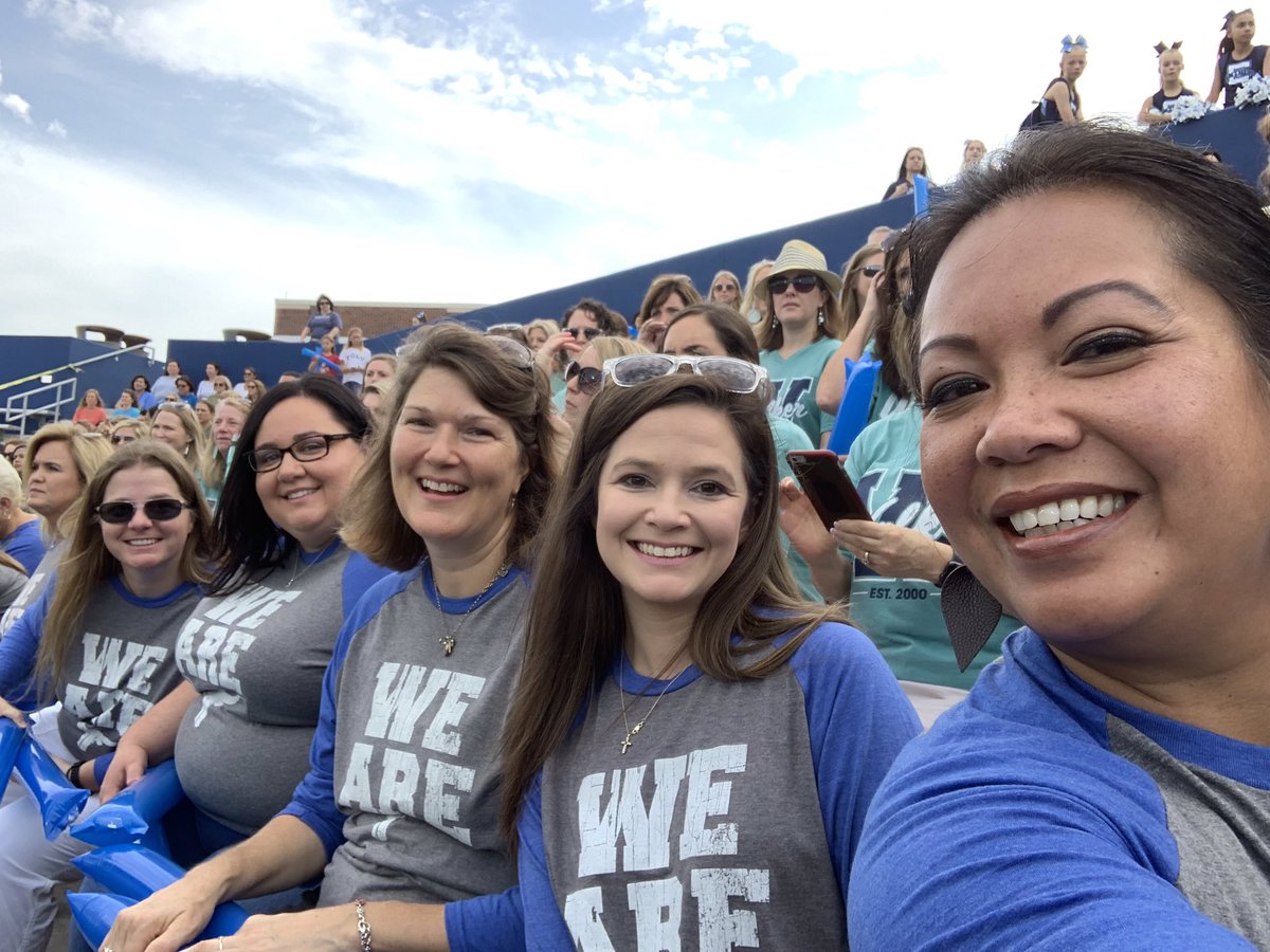 RReasonerEDU's tweet photo. Convocation 2019 - It’s going to be a great year!  #wilmeth. #mymisd https://t.co/2B5rqAYjzK