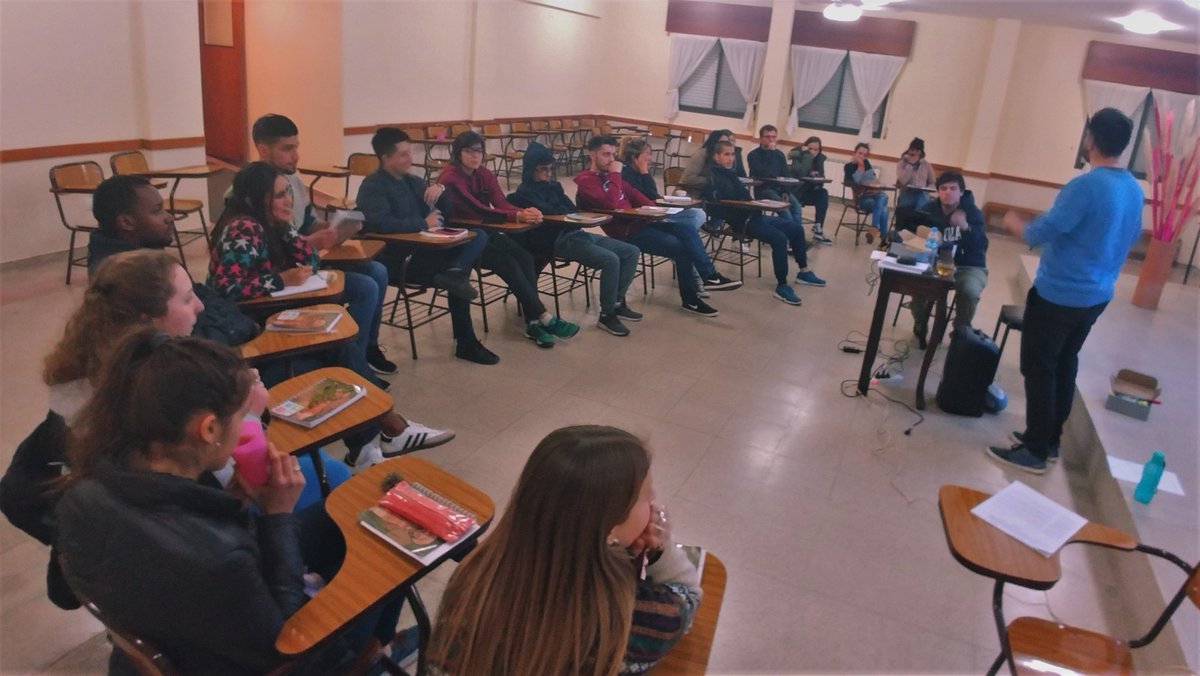 claudiogelmi's tweet photo. Comenzando el retiro ignaciano con otra tanda del PLIUL de la @UCCoficial . Es desde estas experiencias desde donde se capta con mayor profundidad las intuiciones de Ignacio de Loyola y el modo de proceder al que nos invita.
@Pliul_ausjal @ausjal
#PLIUL @PastoralUCC https://t.co/kUQeu5CRPI