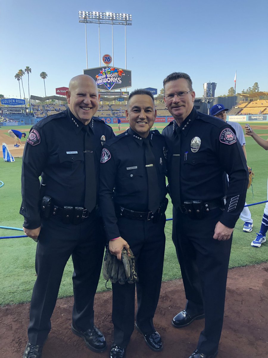 JohnCurleyCPD's tweet image. Great night @Dodgers game with #Pinkpatch crew from @AZPDSHunt @Chief_Miranda @SanMarinoPDCOP @BGPDChief358 and many other LEA’s from #lacounty