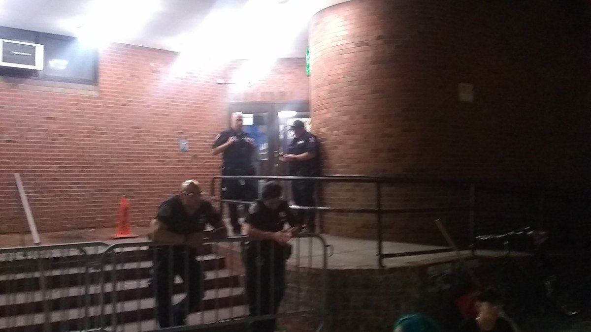 owsspawg's tweet photo. .@AP .@NYCCouncil Outside 7th Precinct doing jail support. For the 4 People arrested during #BlackLivesMatter  protest and march https://t.co/y9xqRHD0Y4