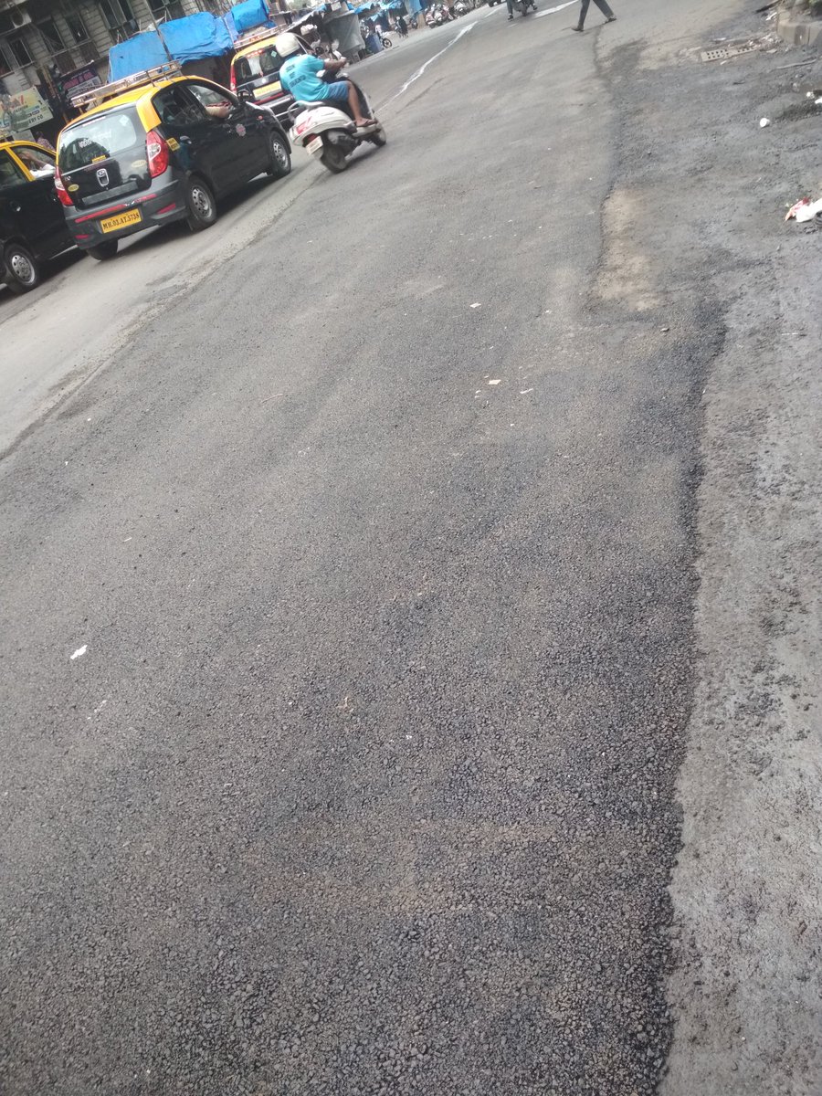 smojawala's tweet photo. Good work done by @mybmcWardB near Nizari hotel and Shalimar hotel really appreciate the work done...
And thanks my team too @PotholeWarriors always support.. https://t.co/hnWnO5t6hH