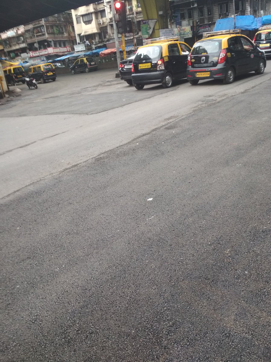 smojawala's tweet photo. Good work done by @mybmcWardB near Nizari hotel and Shalimar hotel really appreciate the work done...
And thanks my team too @PotholeWarriors always support.. https://t.co/hnWnO5t6hH