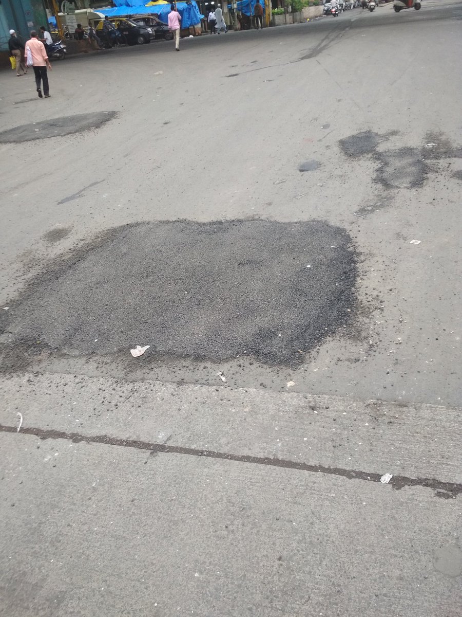 smojawala's tweet photo. Good work done by @mybmcWardB near Nizari hotel and Shalimar hotel really appreciate the work done...
And thanks my team too @PotholeWarriors always support.. https://t.co/hnWnO5t6hH
