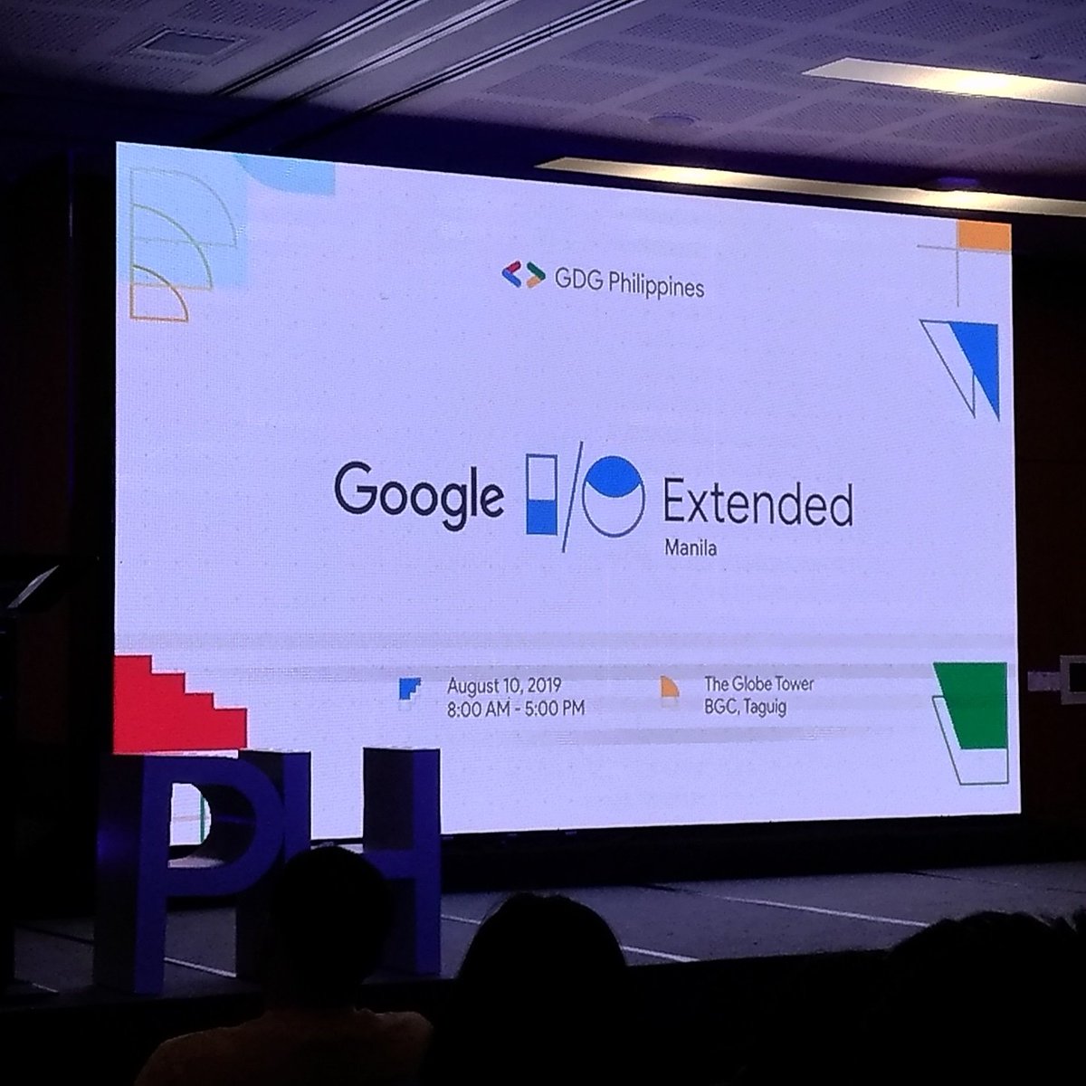 bobreyes's tweet photo. Taas kamay ng mga nasa #IOExtendedManila #GDGPH #IOExtended19 https://t.co/bB949la59c