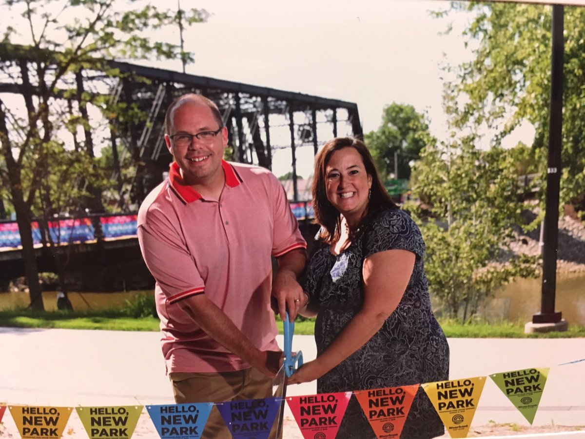 SL_Crandall's tweet photo. #HelloNewPark @riverfrontfw #PromenadeFW Park is now open as the 87th @FortWayneParks—the newest must-see in @CityofFortWayne! https://t.co/oQraEaVZUl