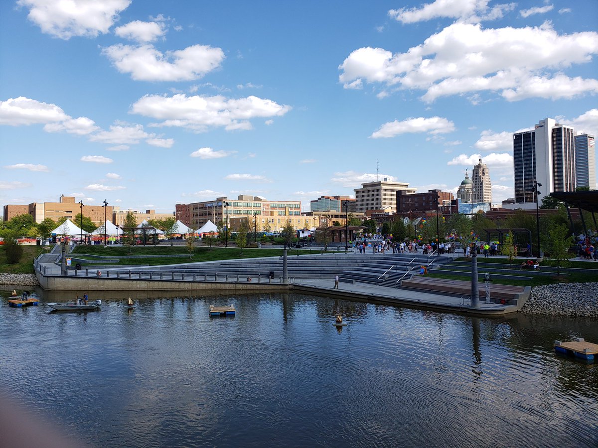 SL_Crandall's tweet photo. #HelloNewPark @riverfrontfw #PromenadeFW Park is now open as the 87th @FortWayneParks—the newest must-see in @CityofFortWayne! https://t.co/oQraEaVZUl