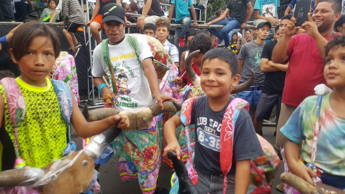 Viva_Managua's tweet photo. 🔴 📸#EnFotos Las vaquitas culonas salen a las calles a celebrar el penúltimo día de las fiestas de Santo Domingo. https://t.co/wGNzfVoY3V