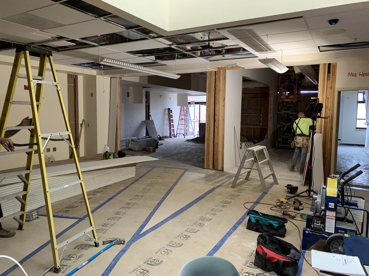 mikemeskel's tweet photo. It’s exciting to watch the progress on the Felida Elementary expansion.  @VPS_ReSchools @VancouverSD https://t.co/gPkknG7aeP