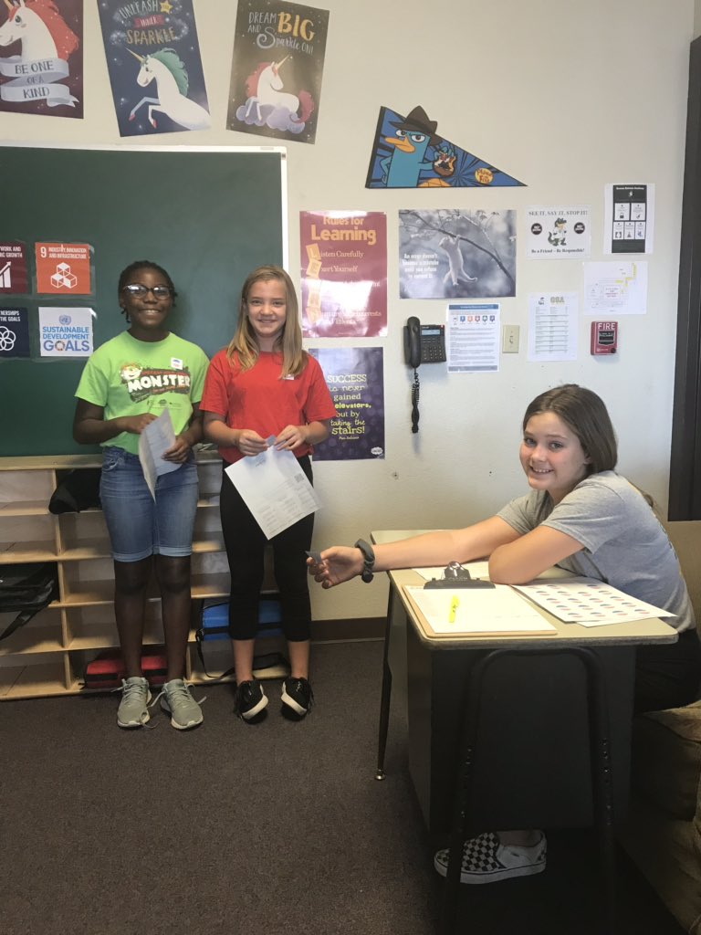 GsaAction's tweet photo. With out any asking I had several students show up and ask to volunteer helping with voter registration which was great because there was a line ..... THIS is democracy at its finest! https://t.co/afU4DY81qX