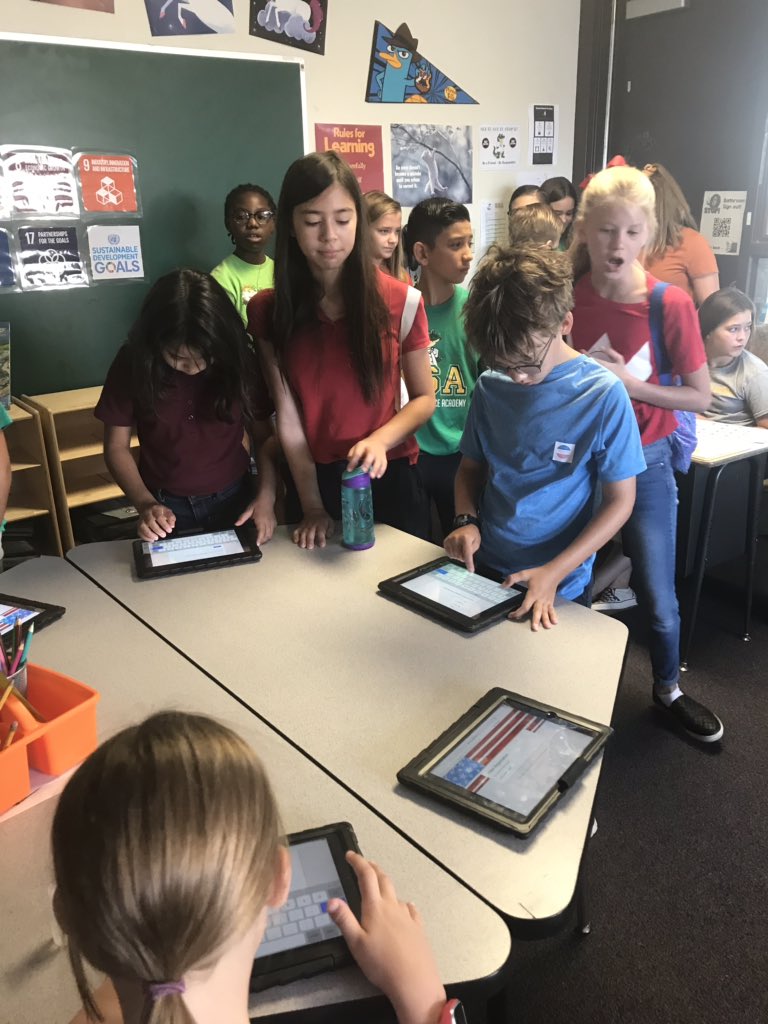 GsaAction's tweet photo. With out any asking I had several students show up and ask to volunteer helping with voter registration which was great because there was a line ..... THIS is democracy at its finest! https://t.co/afU4DY81qX