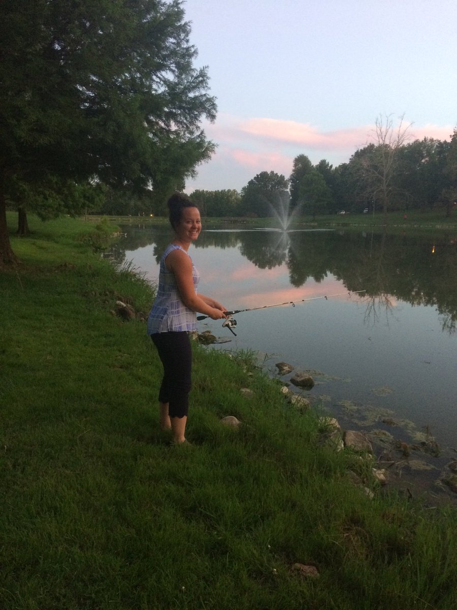 AllisonCates25's tweet photo. Fishing at sunset 🎣 
#NorthProud #SummerSelfieBingo 
#BINGO No. 2 https://t.co/8Fpp8KjRev