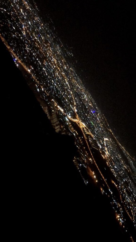 ألا يـا طــيفُهُ أبـلغــهُ عـنّي
بأن الشوق أفقدني صوابي