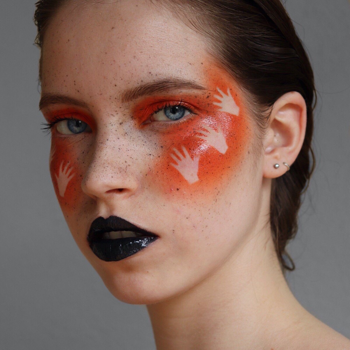 mymakeupcall's tweet photo. Hi @norvina1 ! I'm Nathalie, a small artist from the Netherlands. I love makeup SO much and try to grow everyday. Being on #TheList would be an HONOUR! 🙏 Here are two of my most recent posts and two that are less than a month old #fingerscrossed https://t.co/DeX2FcKGdq