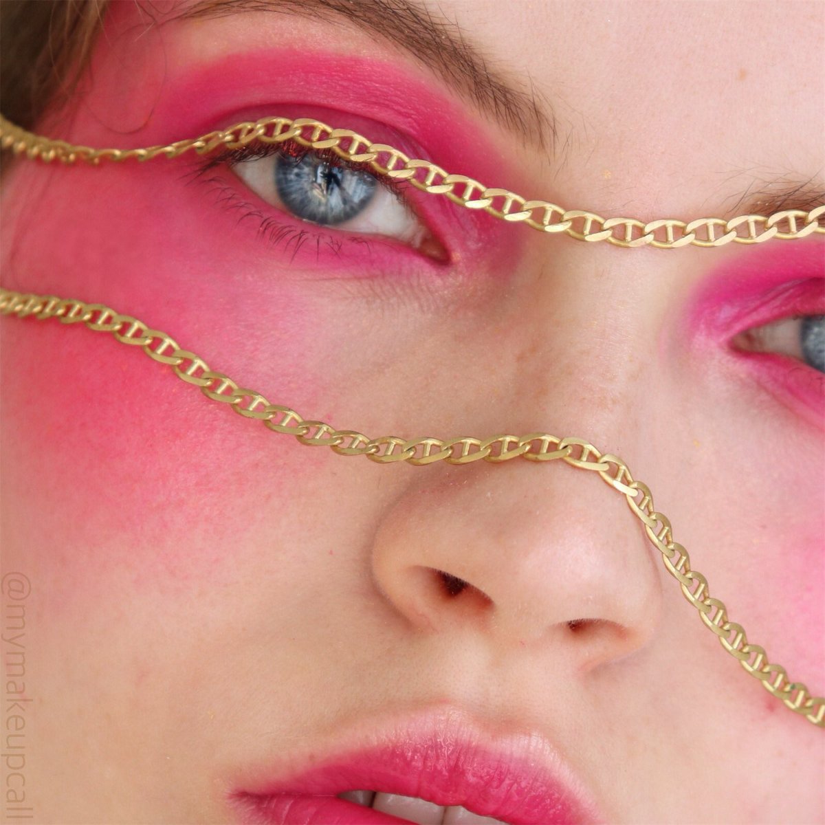 mymakeupcall's tweet photo. Hi @norvina1 ! I'm Nathalie, a small artist from the Netherlands. I love makeup SO much and try to grow everyday. Being on #TheList would be an HONOUR! 🙏 Here are two of my most recent posts and two that are less than a month old #fingerscrossed https://t.co/DeX2FcKGdq