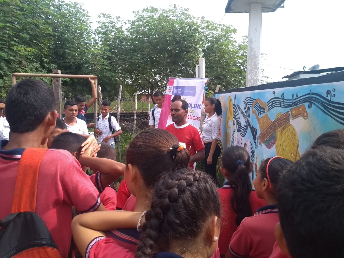 lucypv9's tweet photo. @SEMLORICA1 I.E EL REMOLINO CELEBRACIÓN DEL BICENTENARIO DE NUESTRA PATRIA Y CLAUSURA DE LOS PROYECTOS DE MUSICA Y ARTES PLASTICAS https://t.co/jFWXsUgiMc
