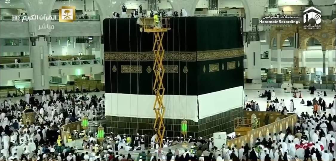 MustafaHosny's tweet image. يتم الآن #تغيير_كسوة_الكعبة.. اللهم زد هذا البيت تعظيمًا وتشريفًا ومهابة.. واجعلنا العام القادم حجاجًا ملبيين يا الله