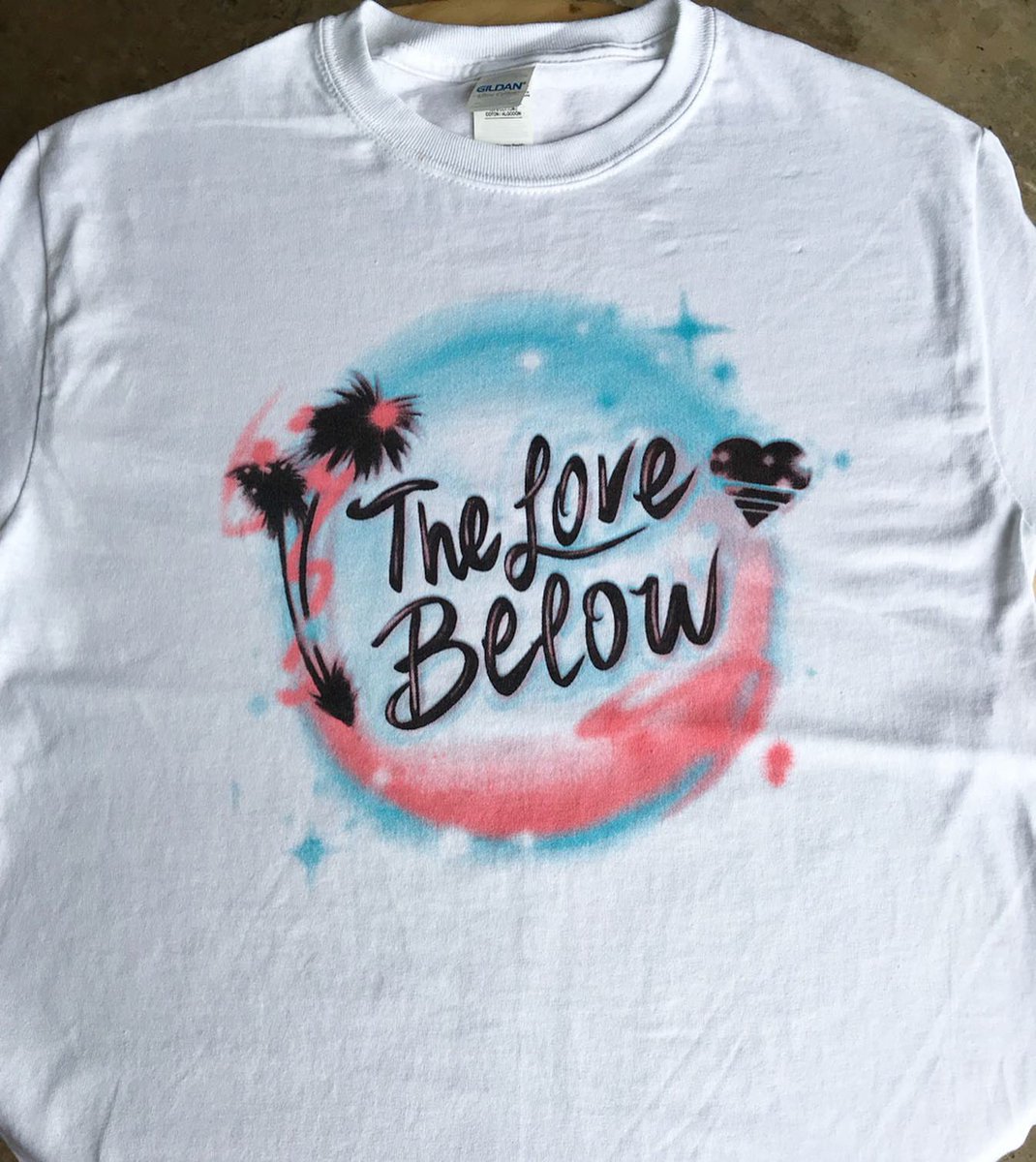 aaoscreenprint's tweet photo. 3 color “air brush” effect print for @TheLoveBelowMia 🔥 https://t.co/qpjkLeiBTG